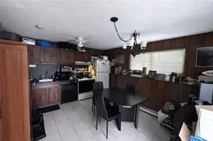 1560 Douglas Ave, North Providence, RI 02904 - Photo 4