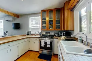 5 Stewart St, Newport, RI 02840 - Photo 8