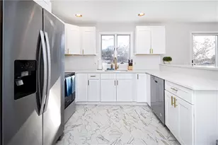 262 Wood Hill Rd, Narragansett, RI 02882 - Photo 4