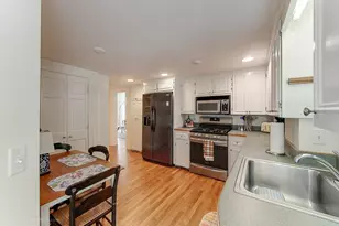 34 Catherine St, Newport, RI 02840 - Photo 6