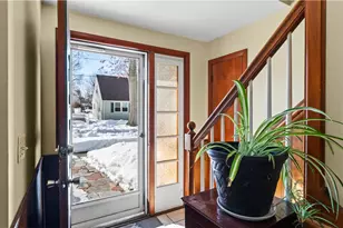 77 Minto St, Providence, RI 02908 - Photo 6