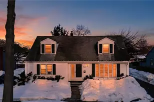 77 Minto St, Providence, RI 02908 - Photo 2