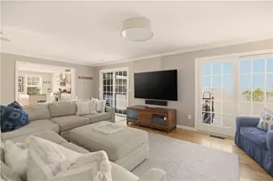 105 Lilac Ln, Portsmouth, RI 02871 - Photo 8