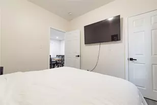 49 Hollis St, Providence, RI 02907 - Photo 8