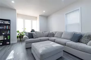 49 Hollis St, Providence, RI 02907 - Photo 2