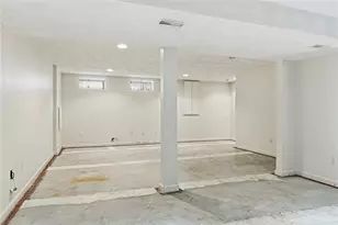 27 Hyde Ave, Pawtucket, RI 02861 - Photo 20