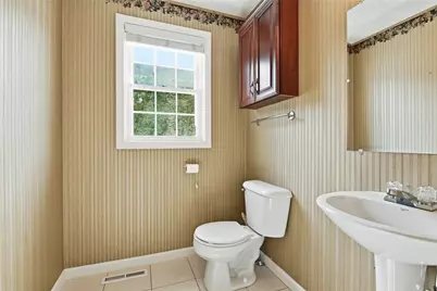 27 Hyde Avenue, Pawtucket, RI 02861 - Photo 12