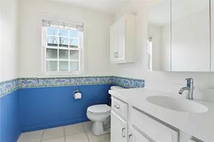 27 Hyde Ave, Pawtucket, RI 02861 - Photo 18