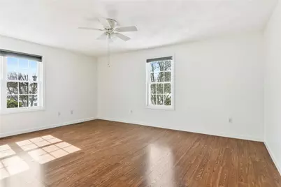 27 Hyde Avenue, Pawtucket, RI 02861 - Photo 16