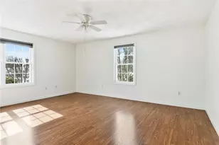 27 Hyde Ave, Pawtucket, RI 02861 - Photo 16