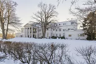 553 Bellevue Ave, Newport, RI 02840 - Photo 2