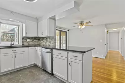 14 Winthrop Street, East Providence, RI 02915 - Photo 10