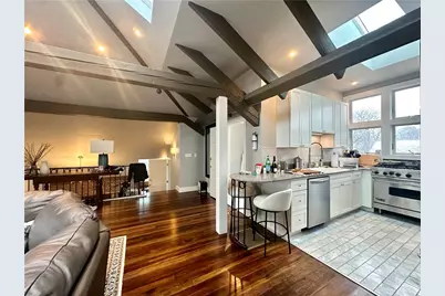 10 Young Street #3, Newport, RI 02840 - Photo 4