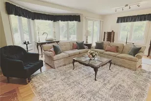 15 Hammersmith Rd, Newport, RI 02840 - Photo 2