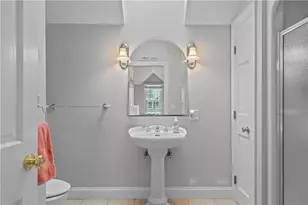 34 Catherine St, Newport, RI 02840 - Photo 28