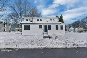 79 Suburban Pkwy, Warwick, RI 02889 - Photo 32