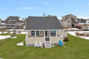 28 Glenwood Ave, Narragansett, RI 02882 - Photo 4