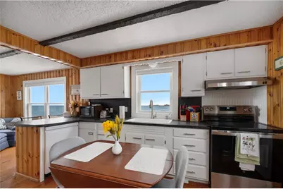 28 Glenwood Avenue, Narragansett, RI 02882 - Photo 14