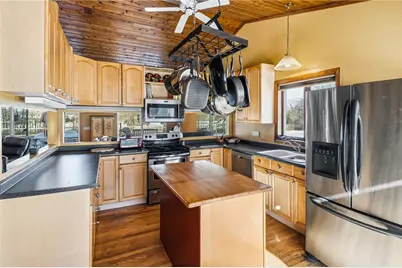 585 Meadow View Avenue, Warwick, RI 02889 - Photo 8