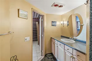 585 Meadow View Ave, Warwick, RI 02889 - Photo 38