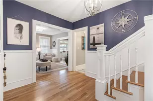 21 Bedlow Ave, Newport, RI 02840 - Photo 4