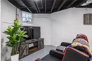 21 Bedlow Ave, Newport, RI 02840 - Photo 34