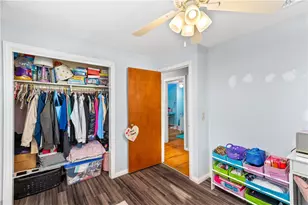 28 Hoyt St, Warwick, RI 02886 - Photo 16