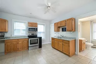 498 Broadway Ave, Providence, RI 02909 - Photo 4