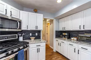 195 Oakland Beach Ave, Warwick, RI 02889 - Photo 16