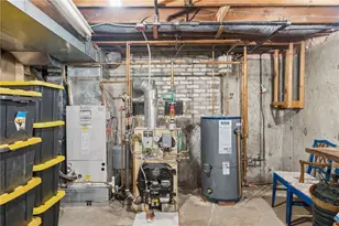 420 Auburn St, Cranston, RI 02910 - Photo 28