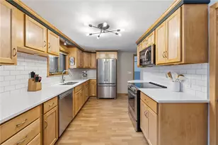 420 Auburn St, Cranston, RI 02910 - Photo 12