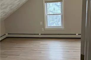 51 Trenton St, Providence, RI 02906 - Photo 8