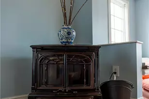 36 Vernon Ave, Newport, RI 02840 - Photo 10