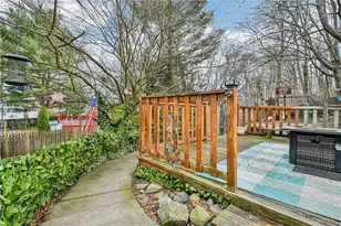 26 Barton Ave, Warwick, RI 02889 - Photo 32