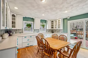 26 Barton Ave, Warwick, RI 02889 - Photo 8