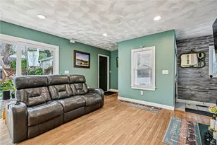 26 Barton Ave, Warwick, RI 02889 - Photo 2