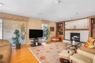 157 Sweetbriar Dr, Cranston, RI 02920 - Photo 8