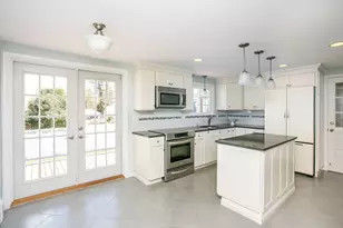 41 Clayton St, Middletown, RI 02842 - Photo 6