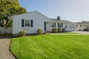 41 Clayton St, Middletown, RI 02842 - Photo 2