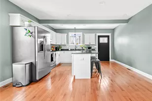 214 Grand Ave, Pawtucket, RI 02861 - Photo 4