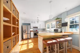 51 Wilcox Ave, Pawtucket, RI 02860 - Photo 10