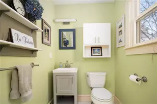 51 Wilcox Ave, Pawtucket, RI 02860 - Photo 8