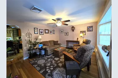 402 Main Street, Scituate, RI 02823 - Photo 4