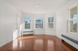 19 Vale St, Providence, RI 02908 - Photo 8