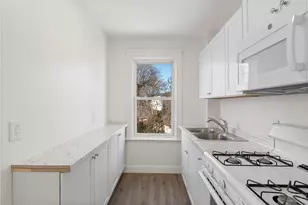 19 Vale St, Providence, RI 02908 - Photo 2