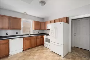 172 Camden Ave, Providence, RI 02908 - Photo 2