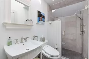 9 Anthony St, Newport, RI 02840 - Photo 32