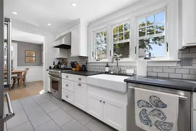 9 Anthony Street, Newport, RI 02840 - Photo 12