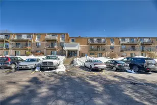 752 Quaker Ln, Warwick, RI 02818 - Photo 36