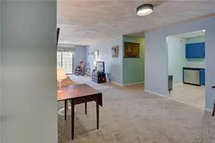 752 Quaker Ln, Warwick, RI 02818 - Photo 8